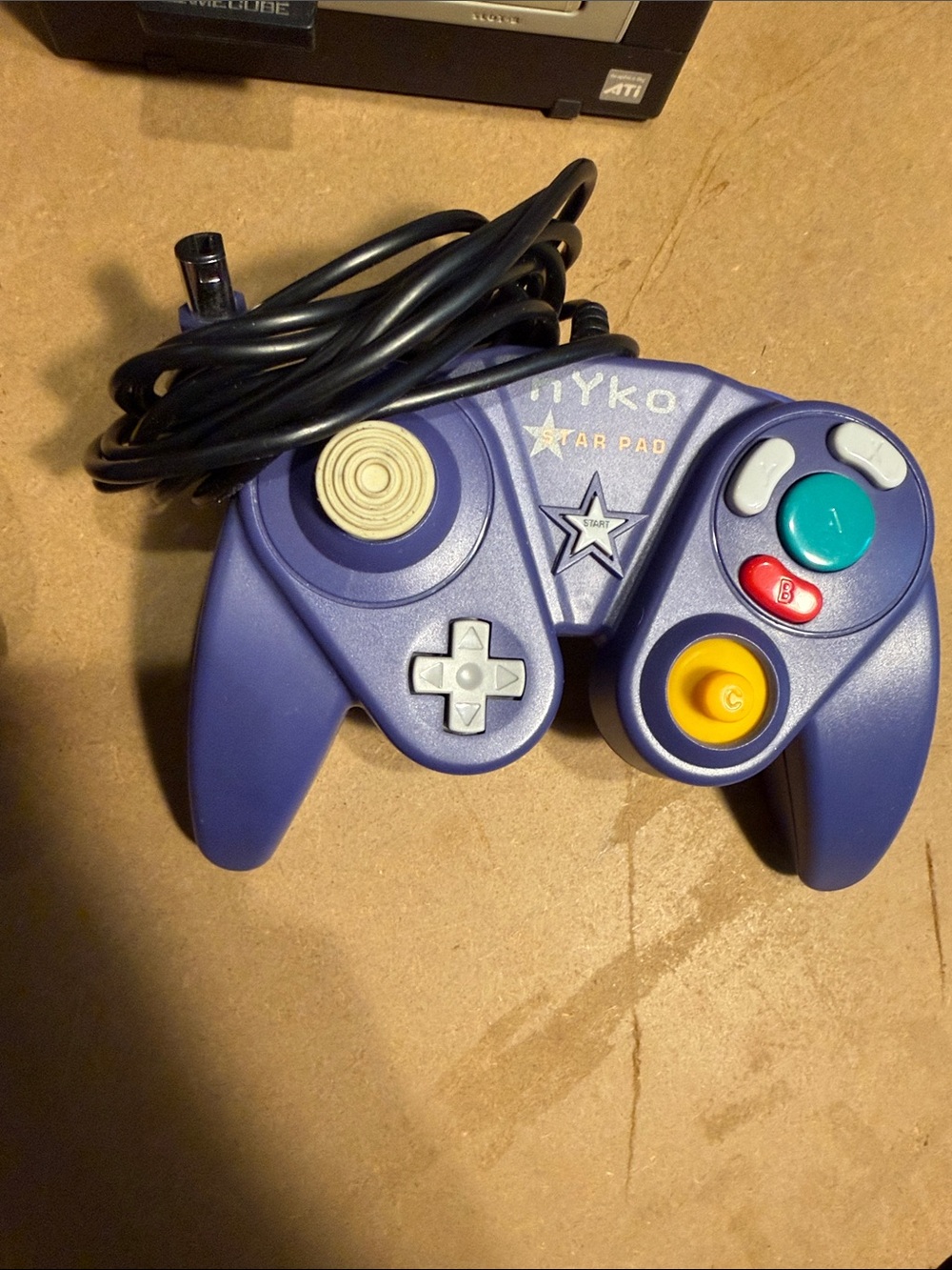 Nintendo GameCube Console. All wires included. 2 controllers. 1 Memory card. - Picture 6 of 8